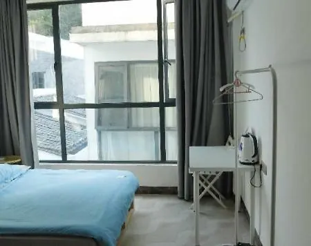 Showbiz Hostel Yangshuo Exterior photo