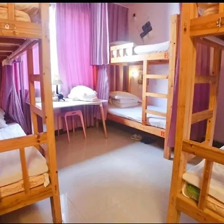 Showbiz Hostel Yangshuo Exterior photo